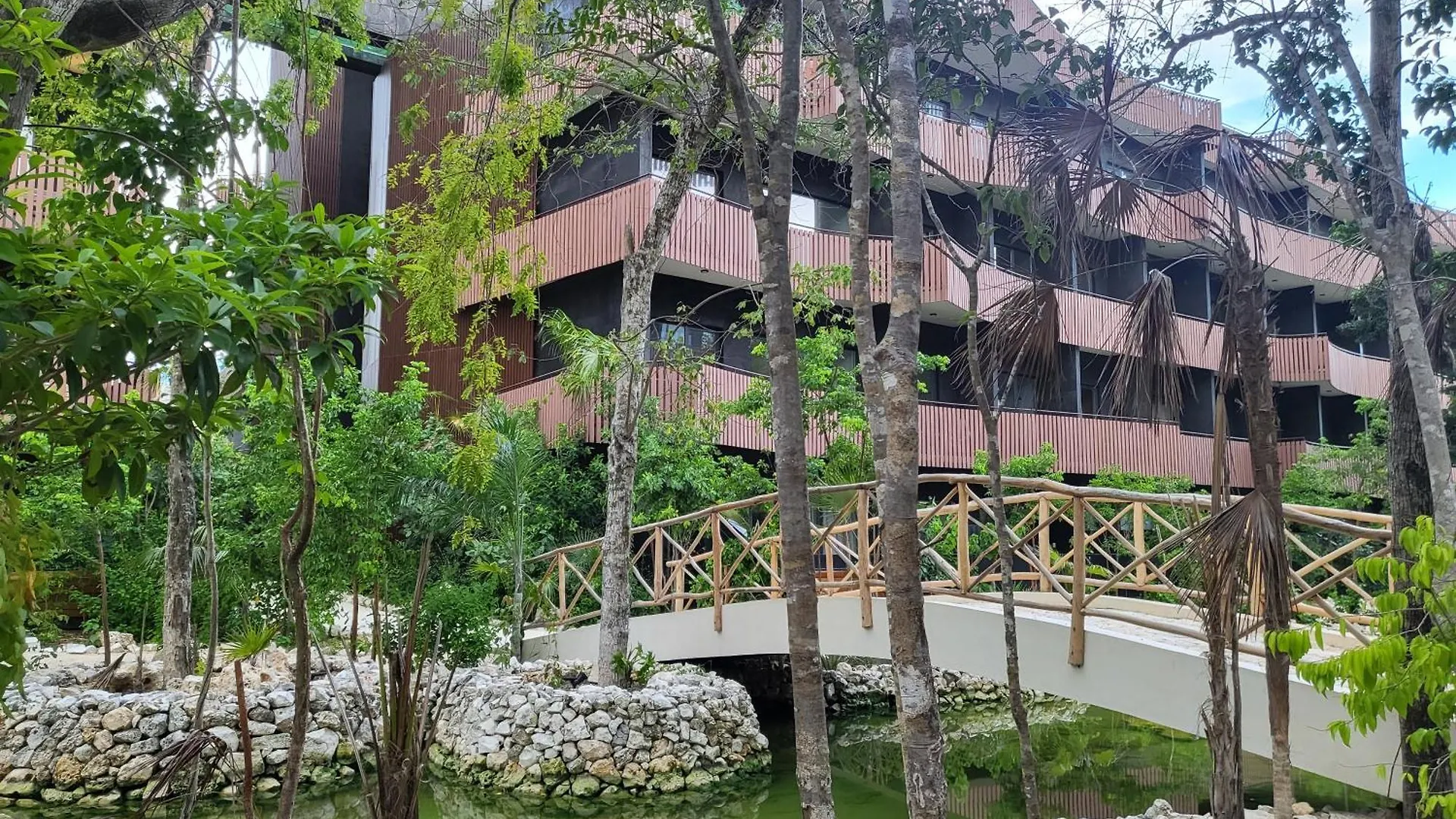 Apartment With Private Jacuzzi, Rooftop Pools & Free Beach Club  Tulum