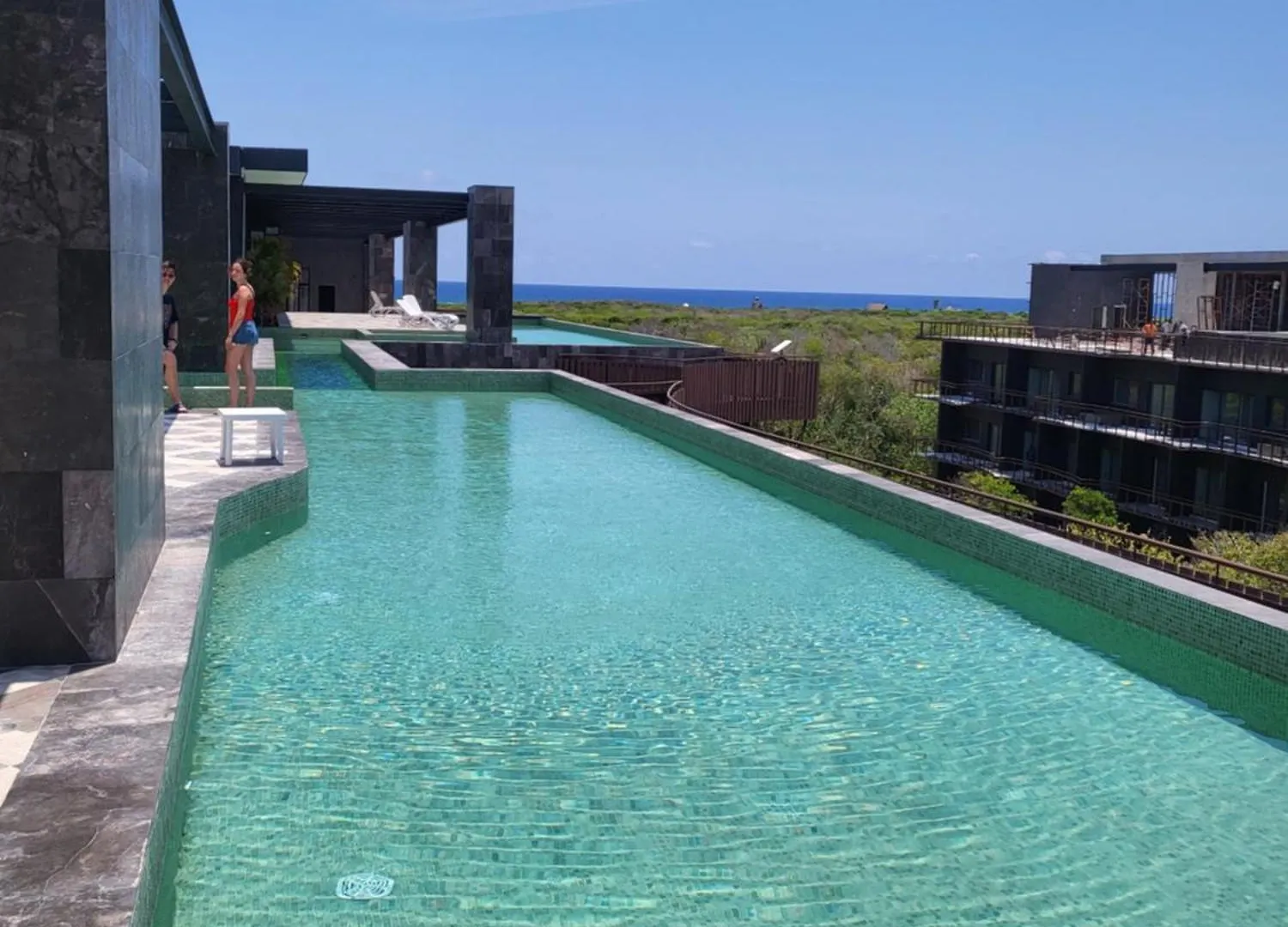 Apartment With Private Jacuzzi, Rooftop Pools & Free Beach Club