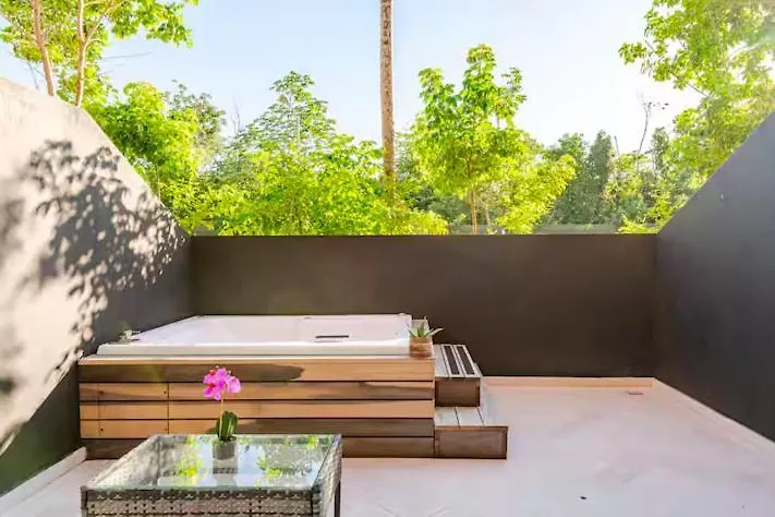 Apartment With Private Jacuzzi, Rooftop Pools & Free Beach Club 0*, Tulum