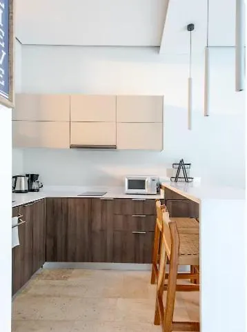 Apartment With Private Jacuzzi, Rooftop Pools & Free Beach Club